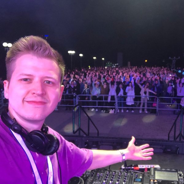 DIMIXER. Заказать концерт, выступление на мероприятие, букинг артистов на корпоратив.