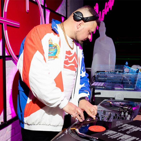 DJ Super Mario. Заказать концерт, выступление на мероприятие, букинг артистов на корпоратив.